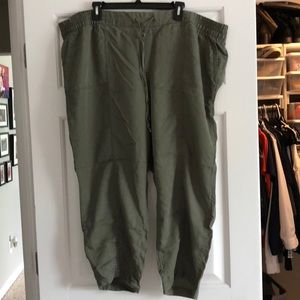 Old Navy Utility Crop